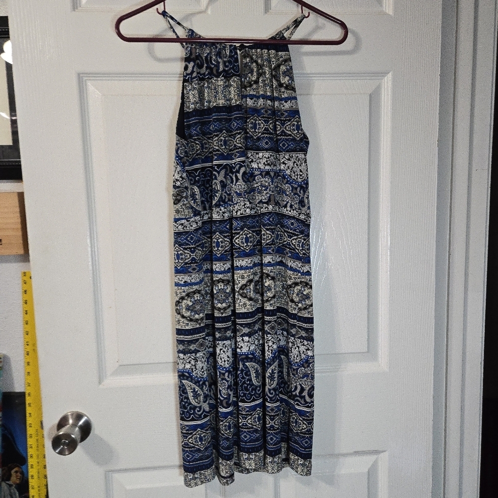 Valerie Bertinelli Blue and White Midi, Cocktail, Feminine, Halter, Sleeveless - Picture 7 of 8
